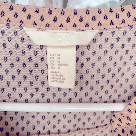 H&M Top - Picture 3 of 3